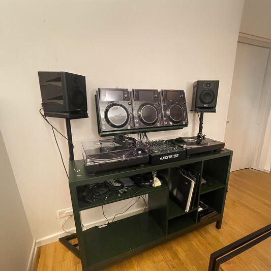 Painted CDJ 3000 wall mount - V1