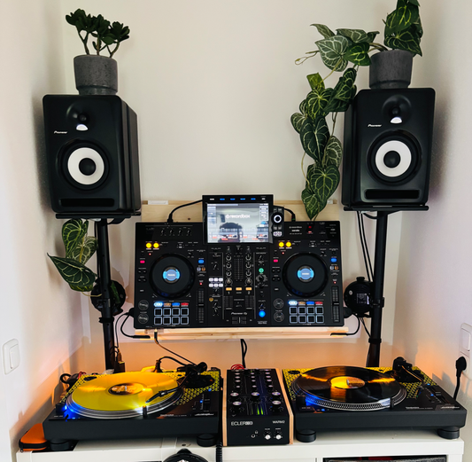 DJ-Controller wall mount - V1